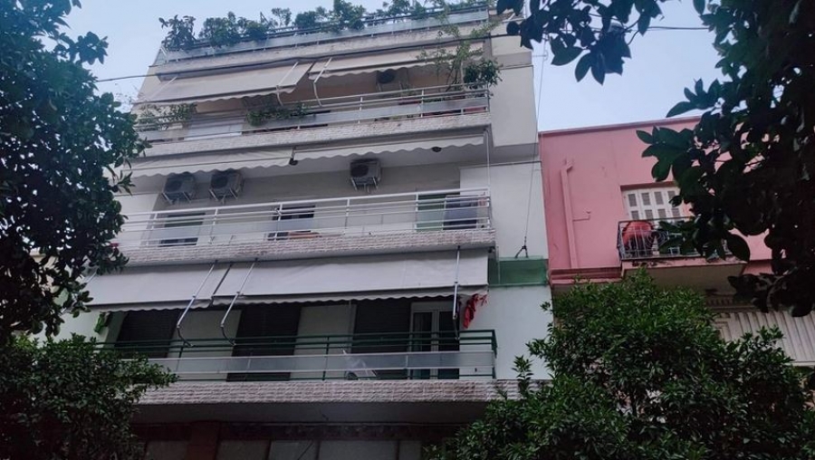 Γυναικοκτονία στο Κουκάκι: Μαχαίρωσε τη 46χρονη σύζυγό του μέχρι θανάτου