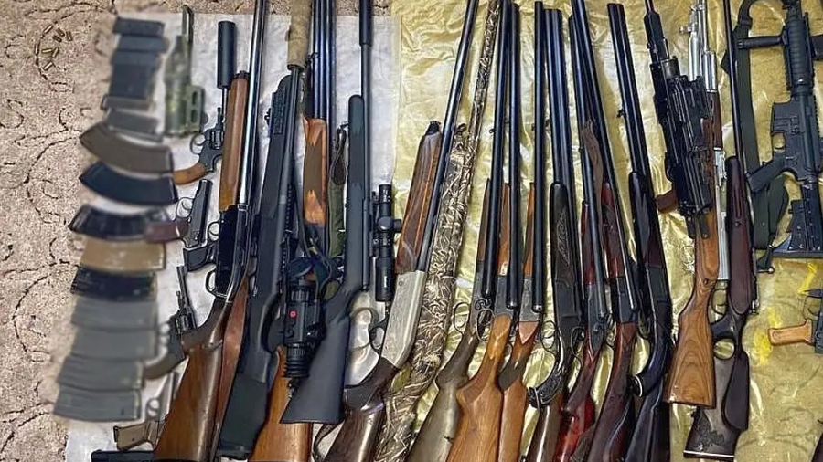Τα μαύρα, τα κλεμμένα... Oμάδα εμπόρων όπλων συνελήφθη στην Ουκρανία