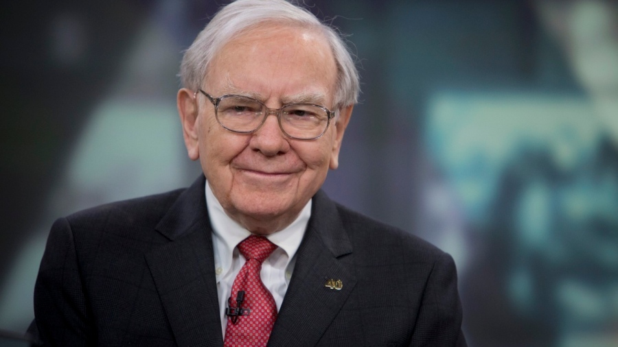 Buffett: Οι δασμοί δεν είναι όπλο, αλλά πρέπει να υπάρχει ισορροπία στο εμπόριο – Η ρευστότητα - ρεκόρ των 347 δισ. δολ. και το ξεπούλημα Apple και BofA