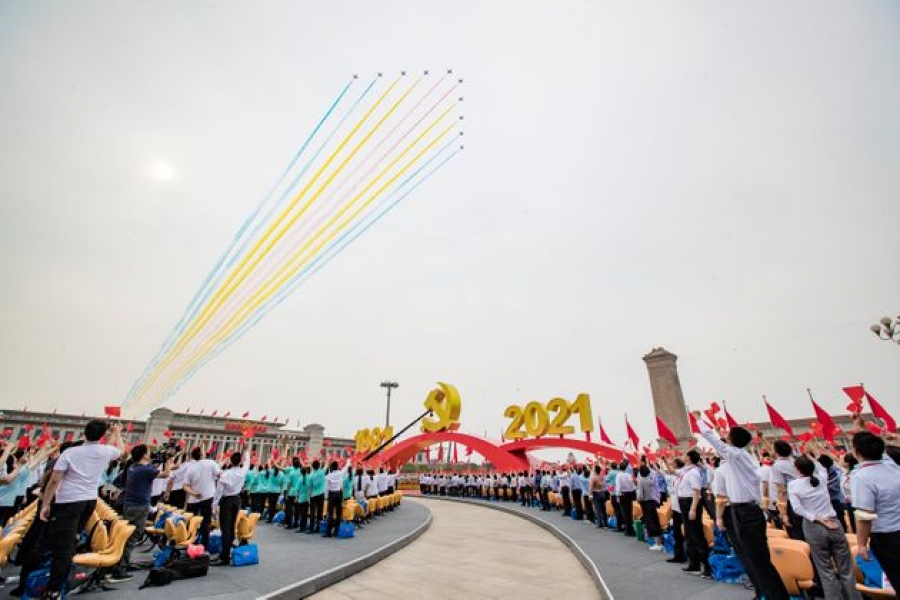 Η Κίνα άλλαξε τεχνητά τον καιρό για να έχει καθαρό ουρανό στους εορτασμούς για τα 100 χρόνια ΚΚΚ