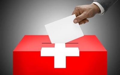 Δημοσκόπηση στην Ελβετία: Οι πολίτες ψηφίζουν νόμο για την διαχείριση της πανδημίας και το υγειονομικό πάσο