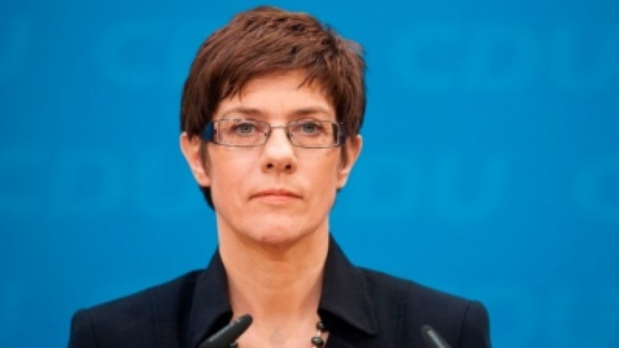 Kramp-Karrenbauer (CDU): Δεν ζήτησα να κινηθεί διαδικασία αποπομπής του Maassen από το CDU
