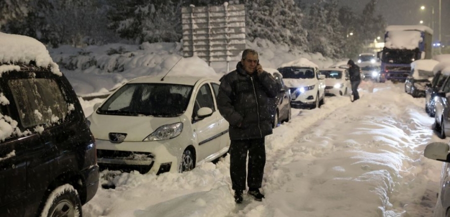 Στον πάγο θάφτηκε το επιτελικό κράτος - Τηλεργασία σε δημόσιο και ιδιωτικό τομέα, τηλεκπαίδευση ως 28/1 στα σχολεία