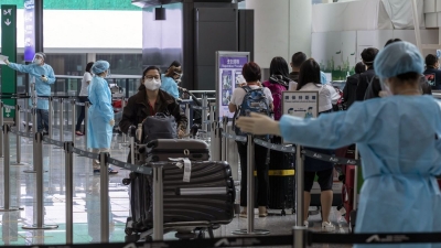 Το Hong Kong «χαλαρώνει» τους ταξιδιωτικούς περιορισμούς στα αεροδρόμια