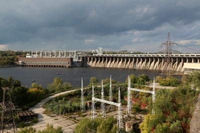 Η Ουκρανία έκλεισε το φράγμα του υδροηλεκτρικού σταθμού του Dnipro μετά από νύχτα εκρήξεων και κραδασμών