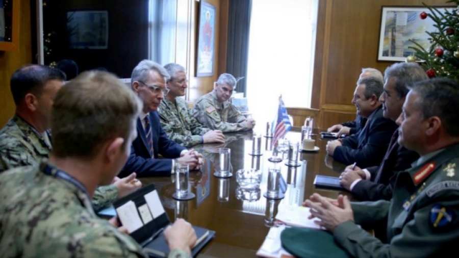 Συνάντηση Καμμένου με διοικητές των αμερικανικών Ειδικών Δυνάμεων, παρουσία του πρέσβη των ΗΠΑ