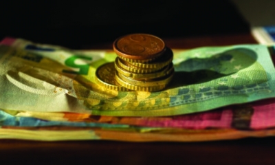 Ποιες χώρες θα δουν αύξηση στους μισθούς 2023 - Η Ευρώπη όμως μεγάλη ηττημένη και... ταπεινωμένη βλέπει τη Ρωσία να ανεβαίνει