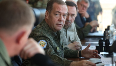 Medvedev: Βελτιώνεται διαρκώς η εμβέλεια και η ακρίβεια των ρωσικών οπλικών συστημάτων