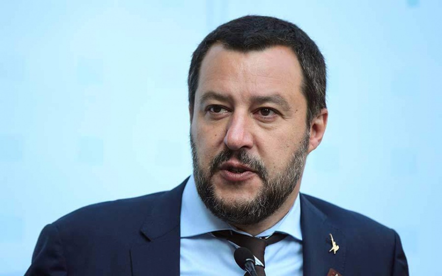 Την απομάκρυνση όλων των μεταναστών από κοινότητα της Ιταλίας αποφάσισε ο Salvini