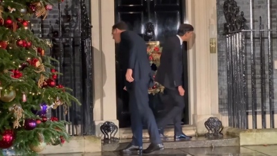 Ο Risi Sunak τα κατάφερε... Κλειδώθηκε έξω από τη Ντάουνινγκ Στριτ στην πρωθυπουργική κατοικία