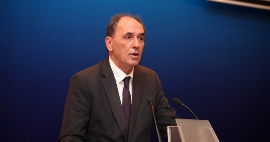 Σταθάκης: Επενδύσεις τριών δισ. ευρώ σε ανανεώσιμες πηγές ενέργειας