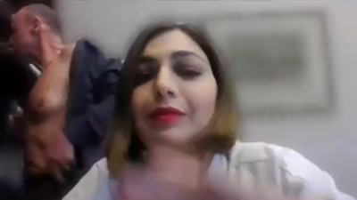 «Στριπτίζ»... από τον Κλέων Γρηγοριάδη - Γδύθηκε εν μέσω τηλεδιάσκεψης στη Βουλή