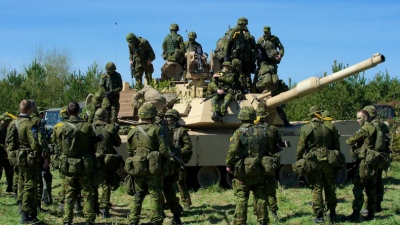 Βρετανός δημοσιογράφος αποκαλύπτει: Η Εσθονία προετοιμάζεται για πόλεμο με τη Ρωσία