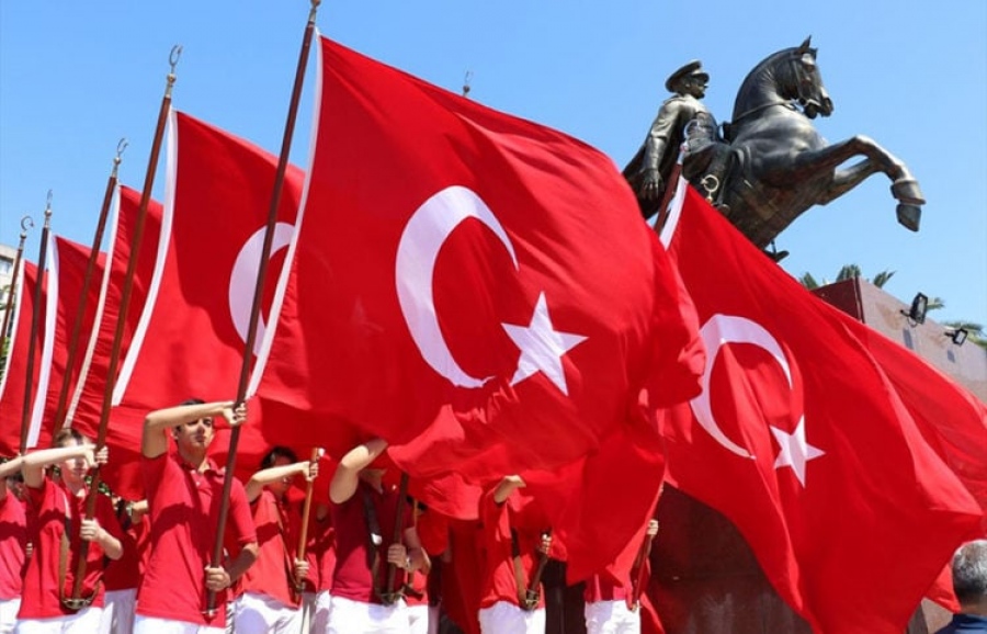 Δημοσκόπηση σοκ στην Τουρκία: 7 στους 10 δηλώνουν «εθνικιστές» και υπερήφανοι για πατρίδα τους