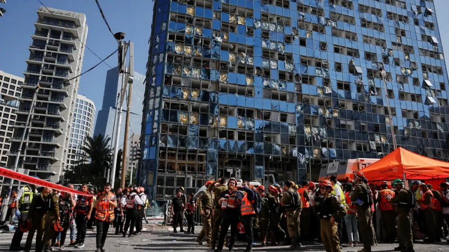 Χτυπήθηκε το κτήριο του χρηματιστηρίου του Τελ Αβίβ - Σκηνές χάους από το νέο επιθετικό κύμα του Ιράν