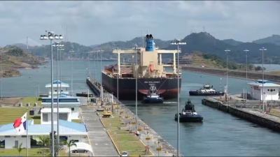 Αντιμέτωπη με τη… λειψυδρία η ναυτιλία - Μποτιλιάρισμα στη Διώρυγα του Παναμά