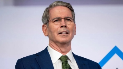 Bessent: Με τους νέους δασμούς τα έσοδα για τις ΗΠΑ θα παραμείνουν αμετάβλητα το 2026