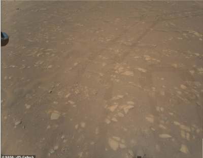 NASA: Οι πρώτες εντυπωσιακές και έγχρωμες εικόνες από τον πλανήτη Άρη