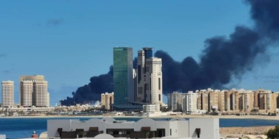 Κλιμακώνονται οι συγκρούσεις στη Λιβύη - Πυρά των δυνάμεων Haftar κατά τουρκικού πλοίου στο λιμάνι της Τρίπολης