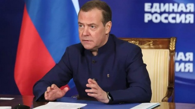 Medvedev (Ρωσία): Αν οι Ουκρανοί ηγέτες δεν ήταν πολιτικά χαλάκια και ντροπαλοί νεοναζί η ιστορία θα είχε γραφεί αλλιώς