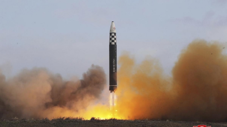 Πρόβες πυρηνικού πολέμου: «Σοβαρή πρόκληση» η δοκιμή βαλλιστικών πυραύλων από τη Β. Κορέα στα ανοικτά της Ιαπωνίας