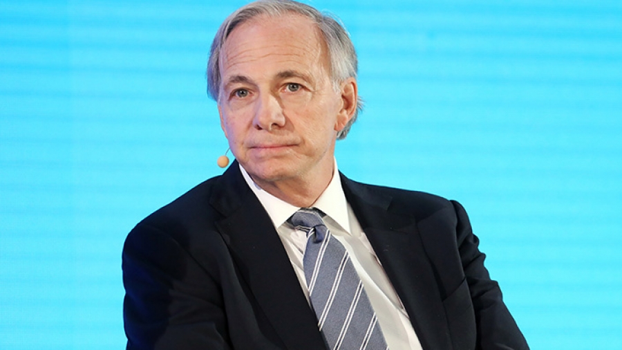 Dalio (Bridgewater): Οι επενδυτές παρερμηνεύουν τα μέτρα της κινεζικής κυβέρνησης ως... αντικαπιταλιστικά