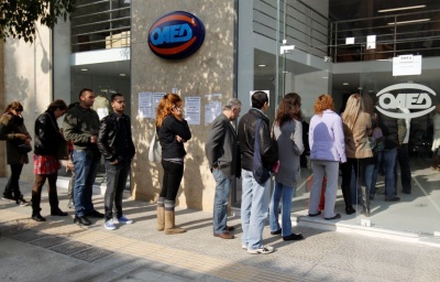 ΙΝΕ/ΓΣΕΕ : Ενας στους δύο με μισθό κάτω των 800 ευρώ - Μετά το 2026 η ανεργία στα επίπεδα του 2008