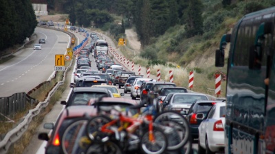 «Φρένο» στους εκδρομείς του Πάσχα – Αυστηρά μέτρα σε εθνικές οδούς, λιμάνια και αεροδρόμια σχεδιάζει το Μαξίμου