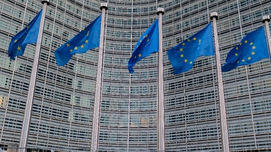 Κομισιόν: Ιστορική συμφωνία για αυτοκίνητα με μηδενικές εκπομπές έως το 2035