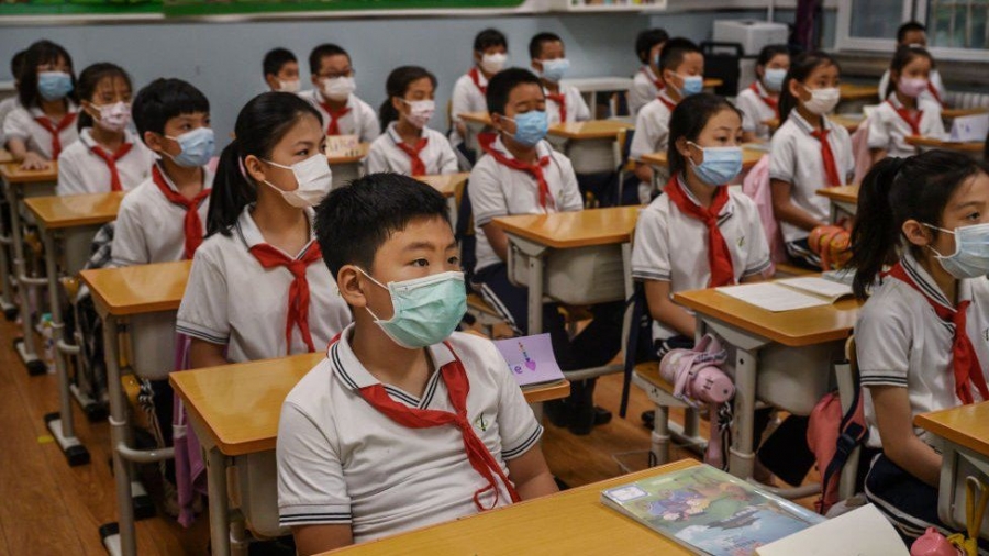 Κίνα:  Γιατί μειώνει διά νόμου το διάβασμα στο σπίτι και τα ιδιαιτέρα για τους μαθητές