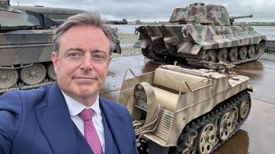 Ξέσπασμα του Βέλγου πρωθυπουργού: Πολύ πεινασμένο caterpillar ο Trump - Φτάνει πια, η Ευρώπη να αντεπιτεθεί