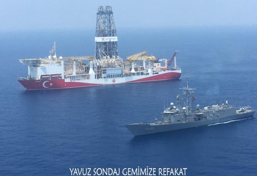 Πολεμικά πλοία και αεροσκάφη συνοδεύουν Yavuz , Fatix και Barbaros, σύμφωνα με τουρκικό ΥΠΑΜ