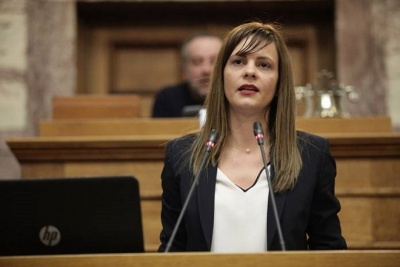 Αχτσιόγλου (ΣΥΡΙΖΑ): Εντελώς νέο τοπίο στα εργασιακά μετά την καραντίνα – Λίγα τα κυβερνητικά μέτρα