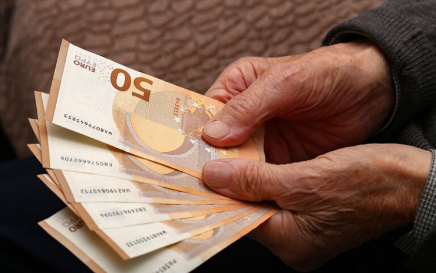 Ξεσκαρτάρουν 80.000 συντάξεις επικούρησης με παροχή στους συνταξιούχους 100 ευρώ για κάθε μήνα καθυστέρησης