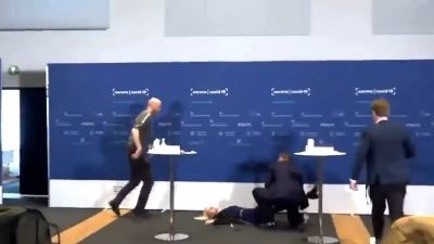 Δανία: Αξιωματούχος λιποθυμά κατά την ανακοίνωση διακοπής του εμβολίου της AstraZeneca