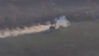 Απίστευτος ηρωισμός - Ρωσικό τανκ ανοίγει τον δρόμο για το πεζικό περνώντας μέσα από ναρκοπέδιο (vid)