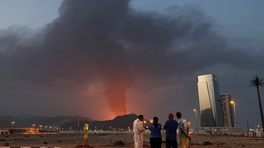 Σοκ και δέος: Οι Ιρανοί πυρπόλησαν την αμερικανική χαλυβουργία στο Abu Dhabi και το βιομηχανικό σύμπλεγμα Al Hadd