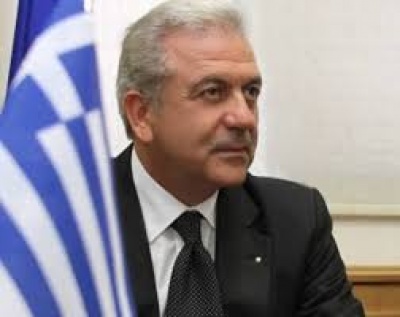 Αβραμόπουλος (ΕΕ): Η κατάσταση στην Ελλάδα έχει βελτιωθεί σημαντικά στο προσφυγικό - Η κυβέρνηση πρέπει να κάνει περισσότερα
