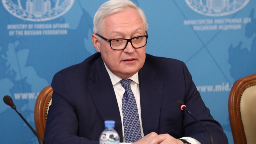 Ryabkov (Ρωσία): Δεν έχουμε πρόθεση για επίθεση σε ΕΕ και ΝΑΤΟ… αλλά οι κίνδυνοι σύγκρουσης παραμένουν