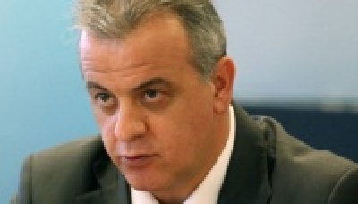 Όθωνας (ΚΙΝΑΛ): Από τον λαϊκισμό με αμπέχονο στον λαϊκισμό με γραβάτα