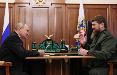 O Kadyrov αποθεώνει τον Putin και δίνει το όνομά του σε στρατιωτικό πανεπιστήμιο