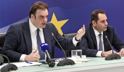 Διπλή «φωνή» για την Ελλάδα στις Βρυξέλλες