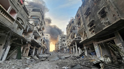 Human Rights Watch: Έγκλημα πολέμου ο ισραηλινός βομβαρδισμός σε πολυκατοικία με 106 νεκρούς