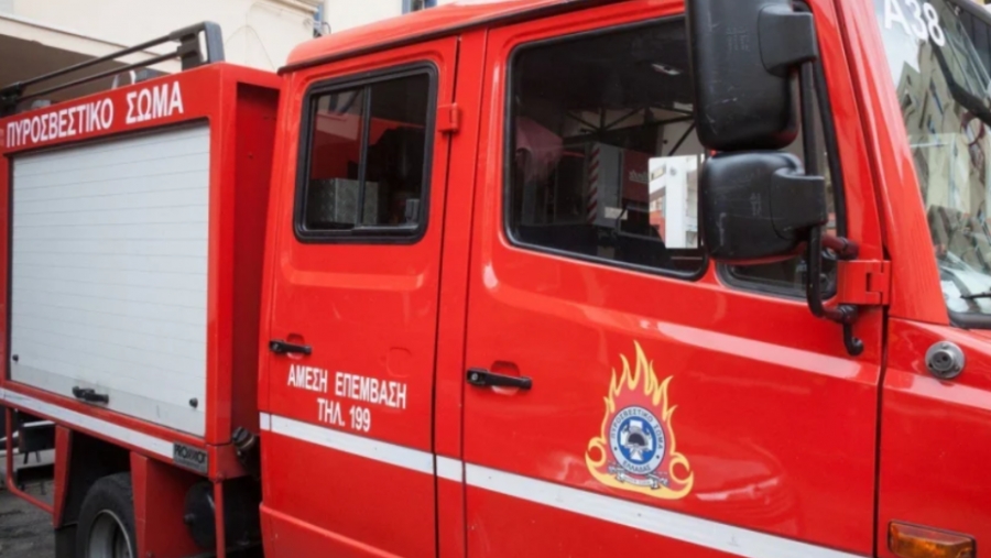 Δύο διασωληνωμένοι από τη φωτιά στο Βιοτεχνικό Επιμελητήριο Θεσσαλονίκης