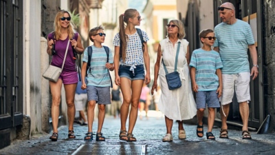 Αυτοί είναι οι 5 ασφαλέστεροι προορισμοί για οικογενειακά ταξίδια το 2026