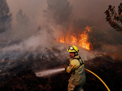 Αρτοποιός (Πυροσβεστική): Οριοθετημένη η φωτιά στη Δαδιά, σε ύφεση η πυρκαγιά στη Λέσβο