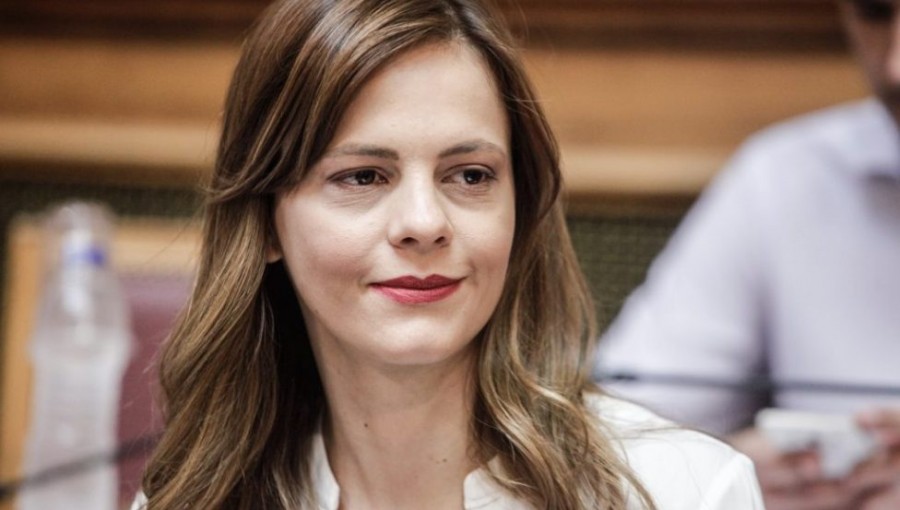 Αχτσιόγλου (ΣΥΡΙΖΑ) για αναδρομικά συνταξιούχων: Ένα μικρό μέρος δίνει ο Μητσοτάκης