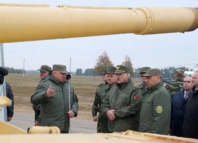 Στη Λευκορωσία μετέβη εκτάκτως ο αρχηγός των ρωσικών χερσαίων δυνάμεων - Κινητικότητα στο Μινσκ