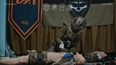 Μπαράζ σεμιναρίων πρώτων βοηθειών στον στρατό της Ουκρανίας - Τα χρειάζονται περισσότερο από ποτέ