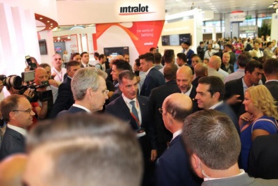 Η Intralot καλωσορίζει στο περίπτερο της στη 83η ΔΕΘ τον Wilbur Ross, Υπουργό Εμπορίου των ΗΠΑ